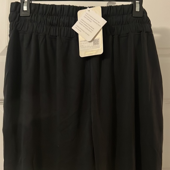 Fabletics black Blaine Harem pull on Pant II SZ M NWT workout pants comfortable - Picture 8 of 15